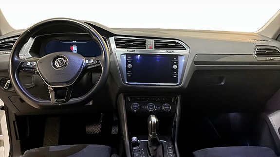 Volkswagen Tiguan 10 of 14