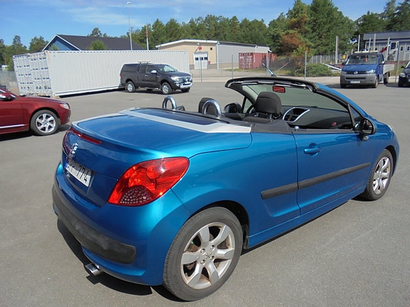 Peugeot 207 CC 14 of 16
