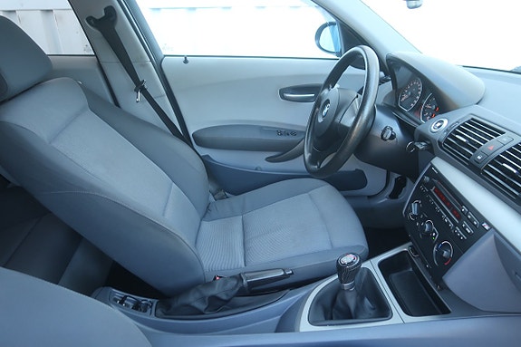 BMW 118i 7 of 22