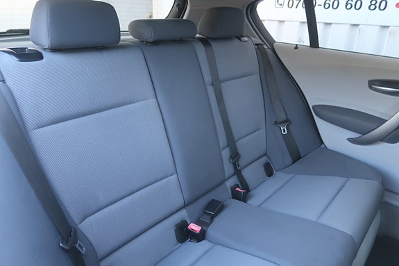 BMW 118i 9 of 22