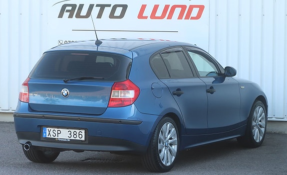 BMW 118i 3 of 5