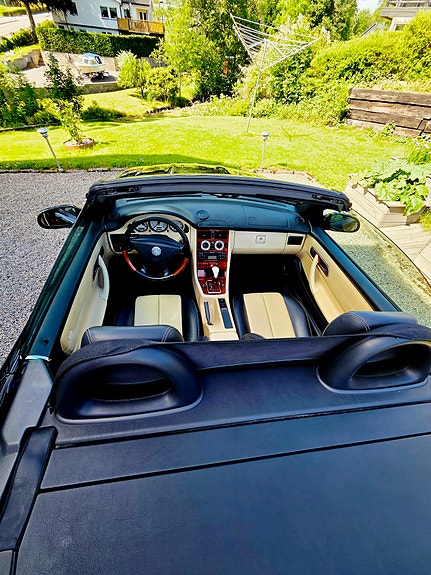 Mercedes-Benz SLK200 3 of 3