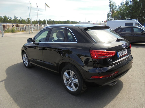 Audi Q3 6 of 11