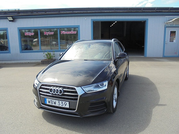 Audi Q3 3 of 5