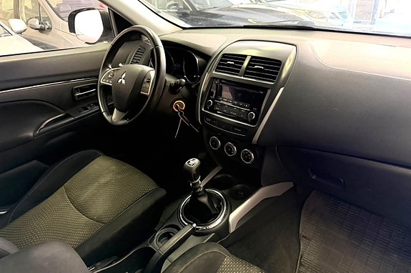 Mitsubishi ASX 7 of 9