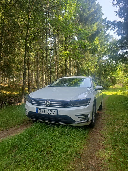 Volkswagen Passat 9 of 12