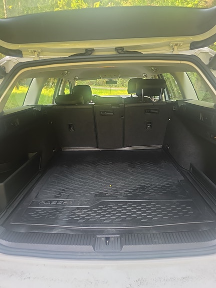 Volkswagen Passat 7 of 12