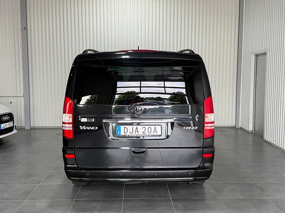 Mercedes-Benz Viano 8 of 14