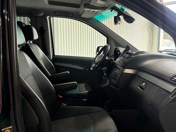 Mercedes-Benz Viano 11 of 14