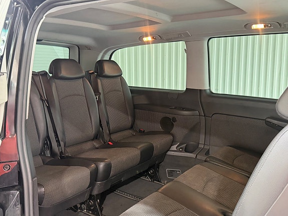 Mercedes-Benz Viano 12 of 14