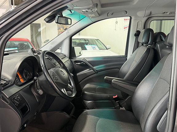 Mercedes-Benz Viano 9 of 14