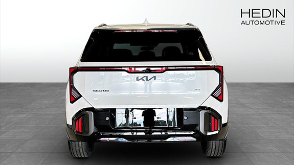Kia Seltos 7 of 12