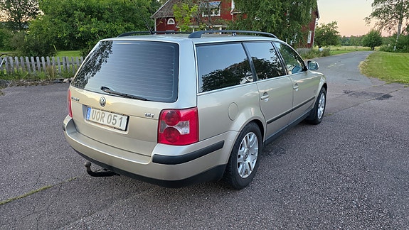 Volkswagen Passat 7 of 15