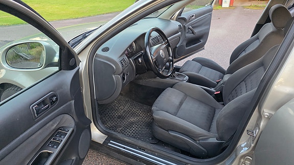 Volkswagen Passat 11 of 15