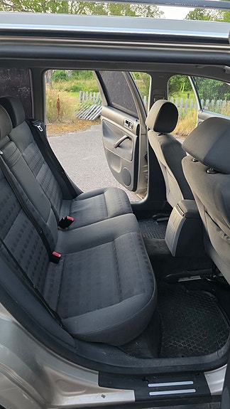 Volkswagen Passat 13 of 15