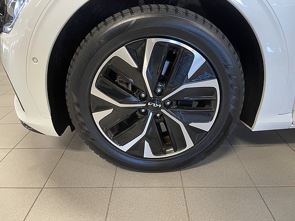 Kia EV6 9 of 24