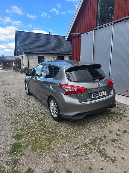 Nissan Pulsar 3 of 5