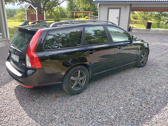 Volvo V50 4 of 5
