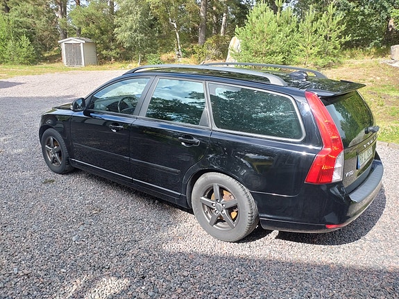 Volvo V50 2 of 5