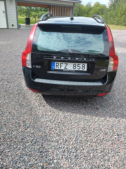 Volvo V50 3 of 5