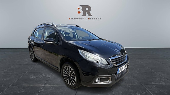 Peugeot 2008 2 of 5