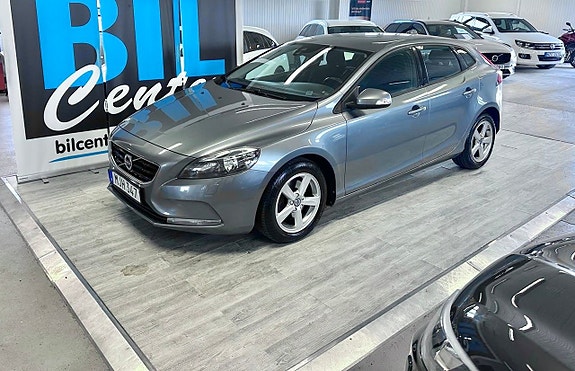 Volvo V40 2 of 4