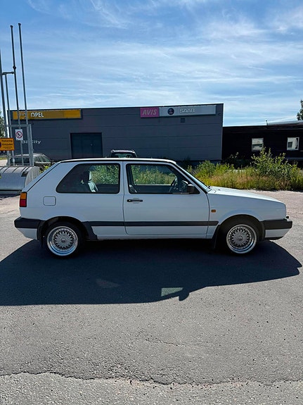 Volkswagen Golf II 2 of 5