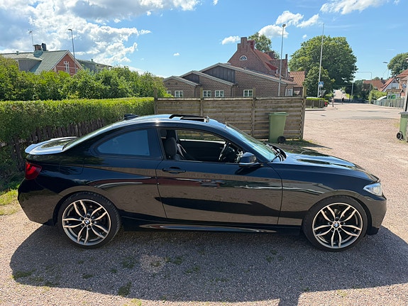 BMW 218d 3 of 5