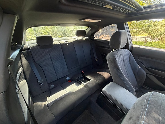 BMW 218d 6 of 9