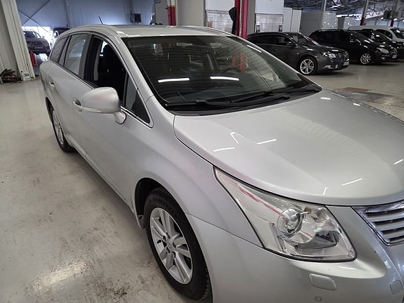 Toyota Avensis 3 of 5