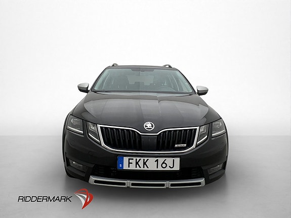 Skoda Octavia Scout 2 of 5