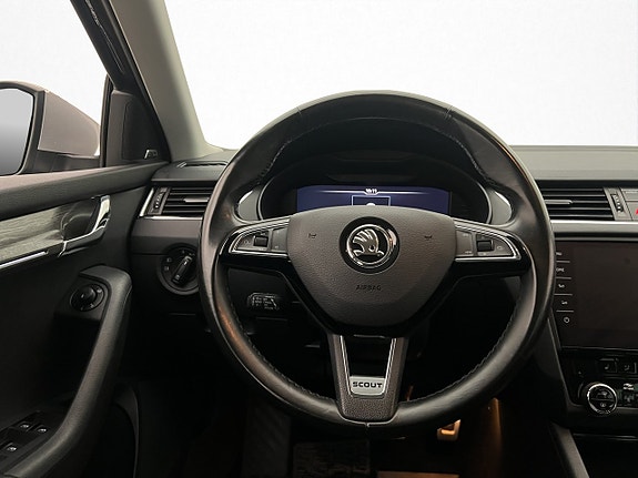 Skoda Octavia Scout 18 of 30