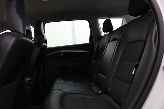 Volvo V70 11 of 16