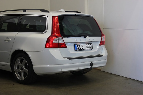 Volvo V70 8 of 16