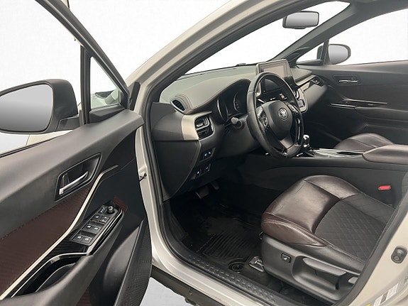 Toyota C-HR 15 of 28