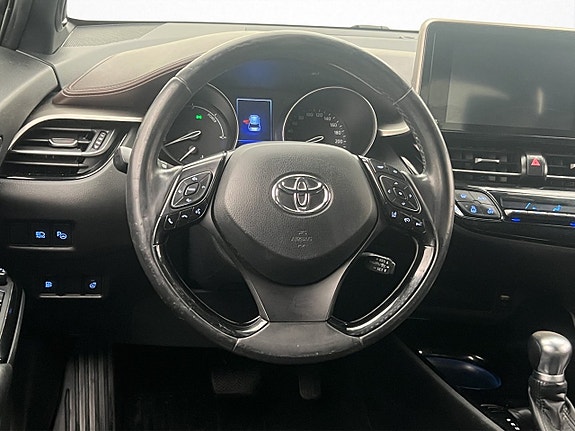 Toyota C-HR 14 of 28