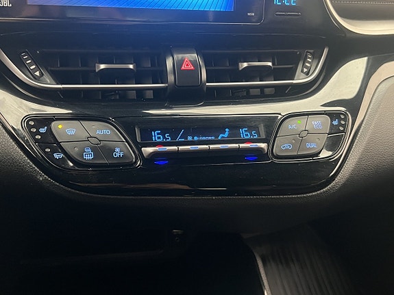 Toyota C-HR 22 of 28