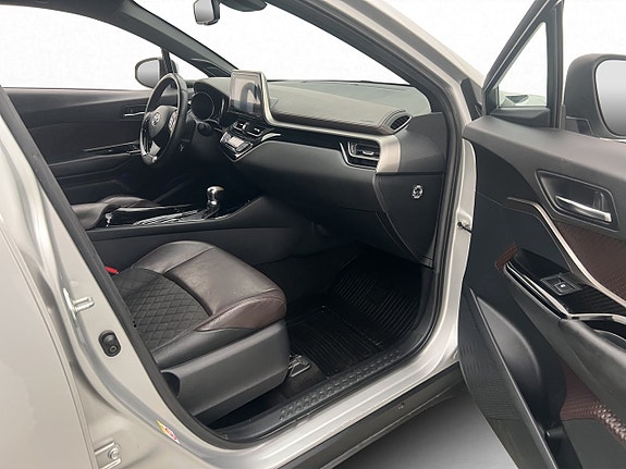 Toyota C-HR 11 of 28