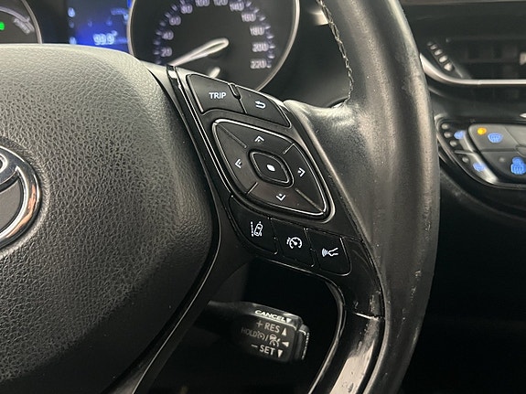 Toyota C-HR 17 of 28