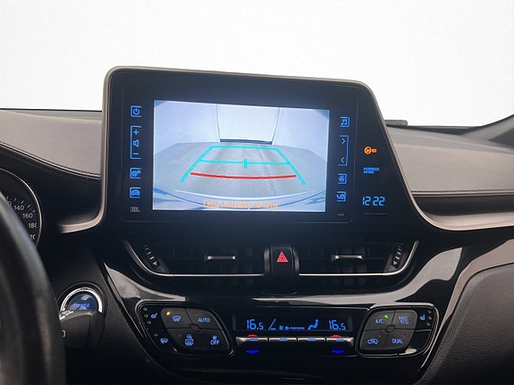 Toyota C-HR 24 of 28