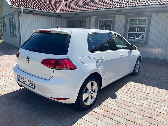 Volkswagen Golf VII 2 of 5