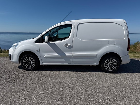 Peugeot Partner 2 of 5