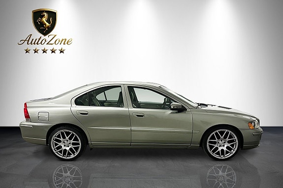 Volvo S60 4 of 5