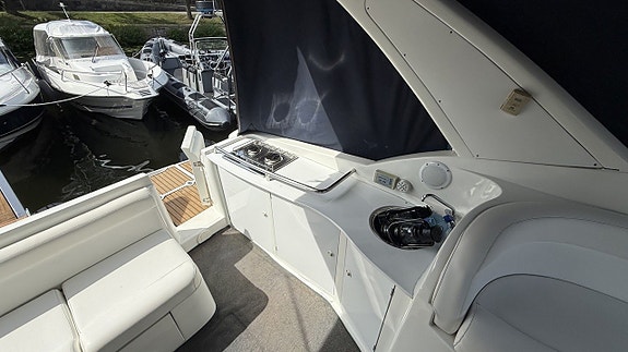 Mira 34 / Volvo Penta KAD 44 -03 7 of 17