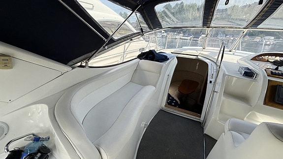 Mira 34 / Volvo Penta KAD 44 -04 4 of 5