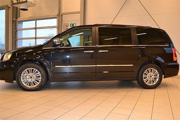 Lancia Voyager 2 of 5