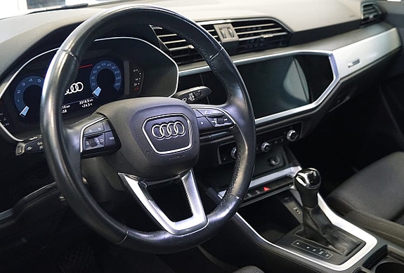 Audi Q3 10 of 16