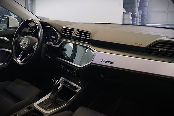 Audi Q3 13 of 16