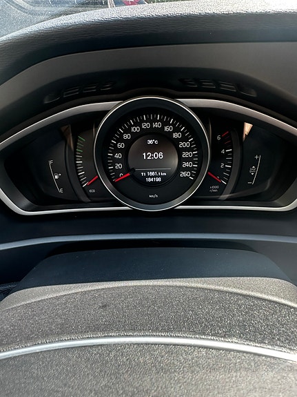 Volvo V40 3 of 5
