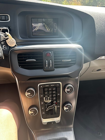 Volvo V40 4 of 5